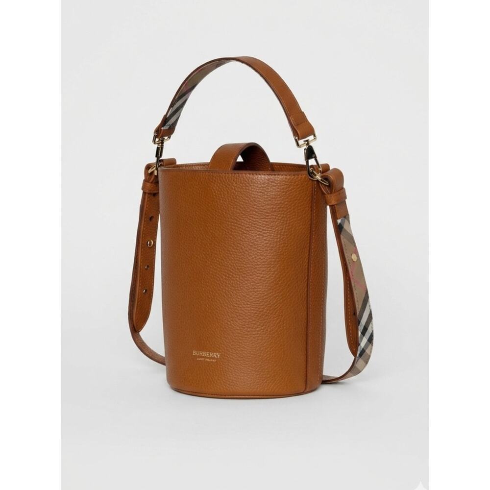 SALE ENDS 5/2 Burberry Tan Pebbled Leather small Bucket Bag New